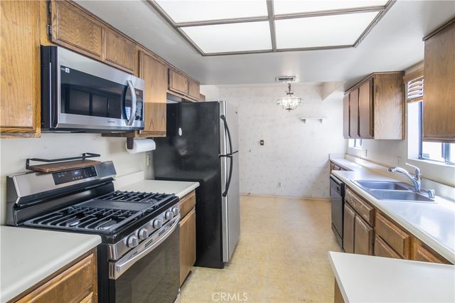 13203 Vanowen Street 8, North Hollywood, CA 91605