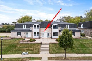 2057 Chateau COURT, Grafton, WI 53024