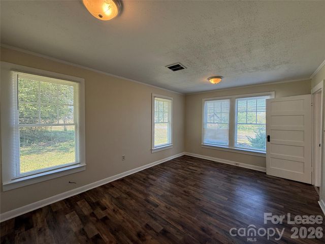 507 Turnersburg Highway, Statesville, NC 28625