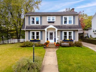 117 Edgemoor Avenue, Kalamazoo, MI 49001