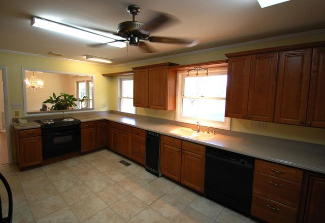 150 Maple Court, Paducah, KY 42003