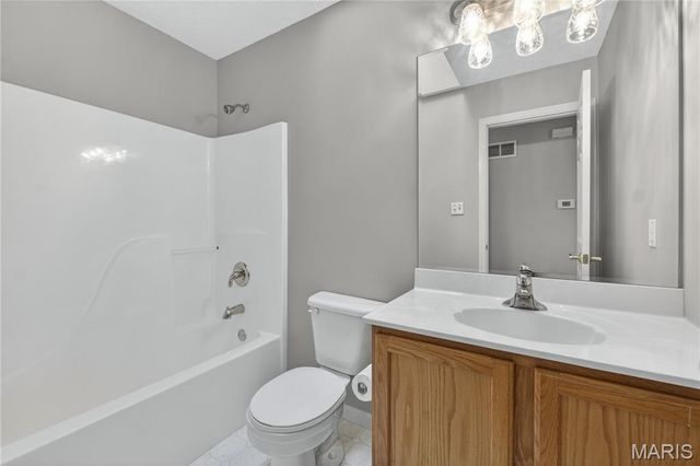 428 Quiet Field Drive, St Peters, MO 63376