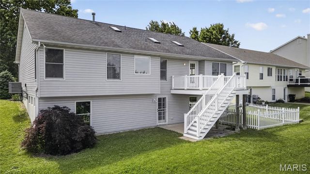 428 Quiet Field Drive, St Peters, MO 63376