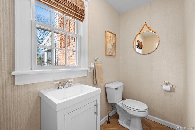 85 Fairview Avenue, Bayport, NY 11705