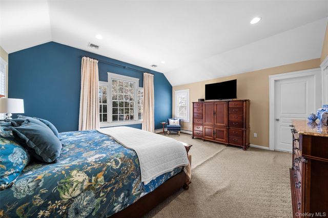 85 Fairview Avenue, Bayport, NY 11705