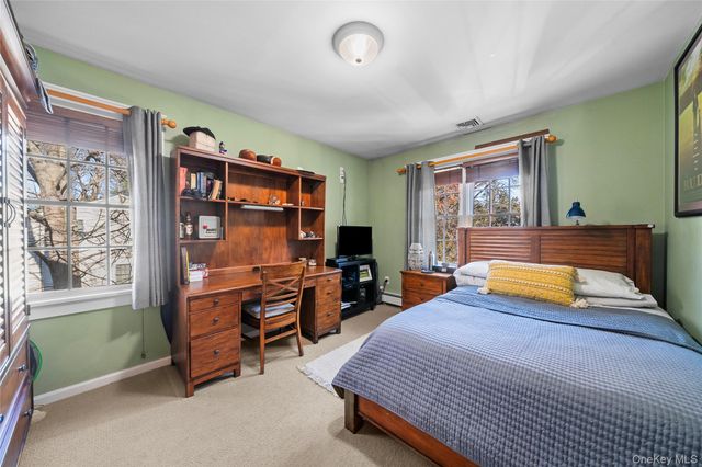 85 Fairview Avenue, Bayport, NY 11705