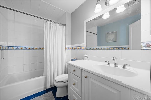 85 Fairview Avenue, Bayport, NY 11705