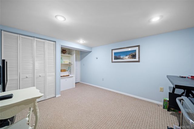 85 Fairview Avenue, Bayport, NY 11705