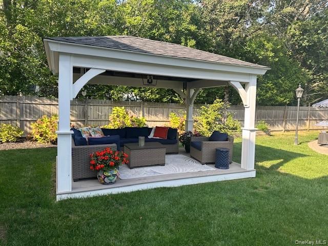 85 Fairview Avenue, Bayport, NY 11705