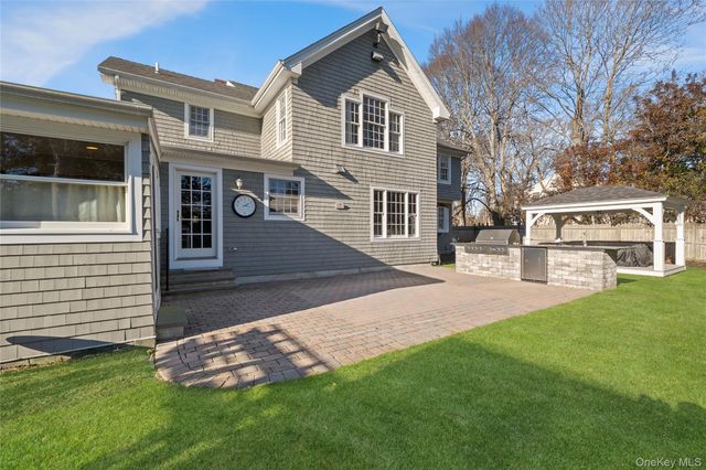 85 Fairview Avenue, Bayport, NY 11705