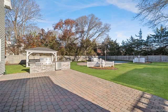 85 Fairview Avenue, Bayport, NY 11705