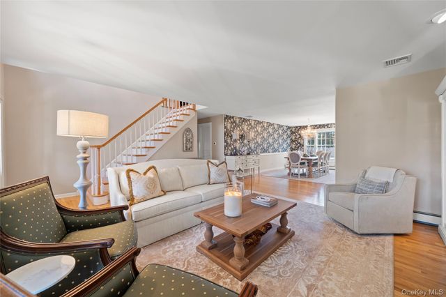 85 Fairview Avenue, Bayport, NY 11705