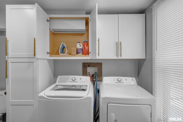 1011 19TH Avenue, Moline, IL 61265