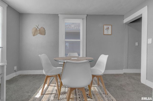 1011 19TH Avenue, Moline, IL 61265