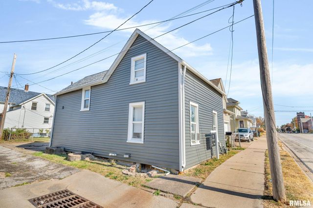 1011 19TH Avenue, Moline, IL 61265