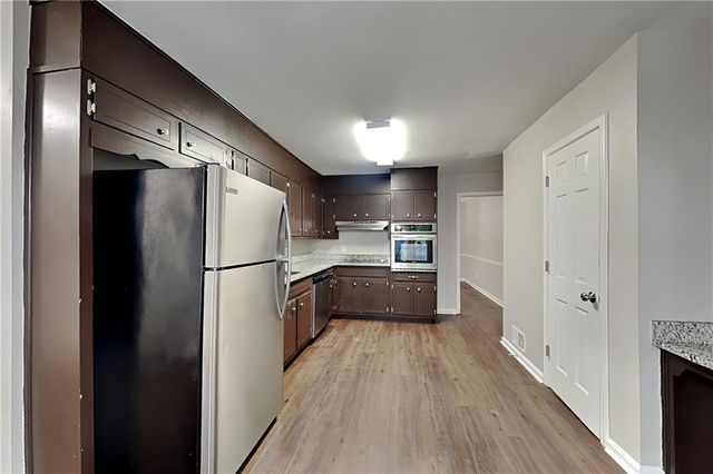 1250 Ridgefield Drive, Roswell, GA 30075