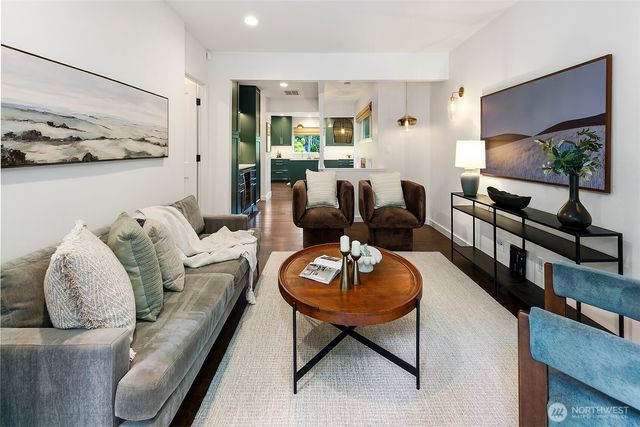 4927 50th Avenue S, Seattle, WA 98118