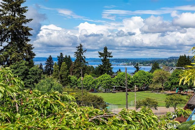 4927 50th Avenue S, Seattle, WA 98118