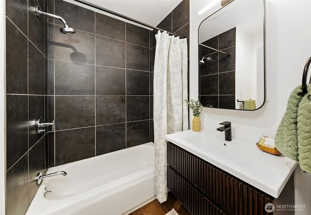 4927 50th Avenue S, Seattle, WA 98118