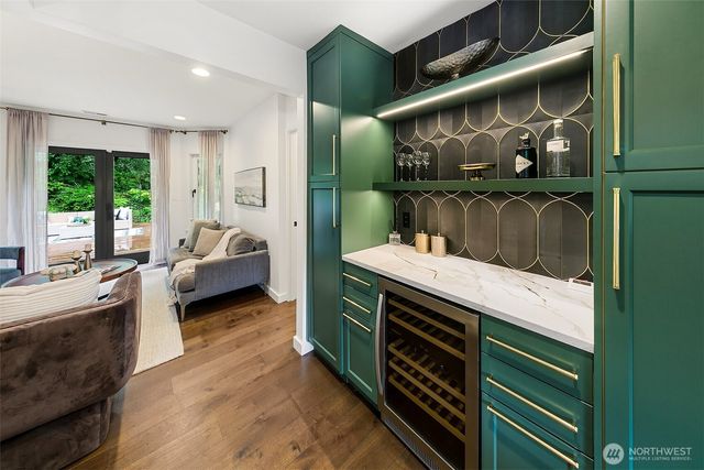 4927 50th Avenue S, Seattle, WA 98118