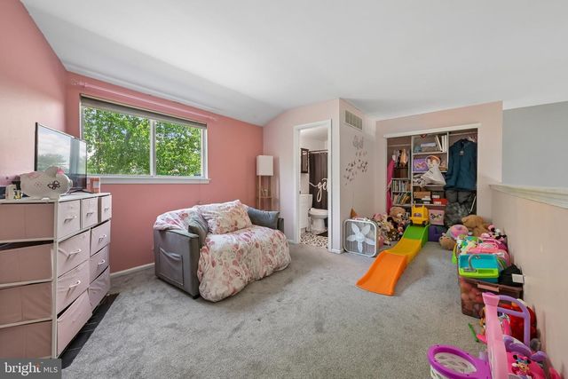 309 KNOLL DR, Blackwood, NJ 08012