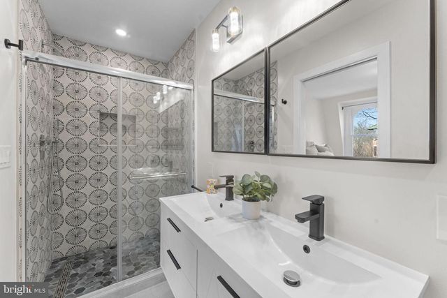 1802 LAMONT ST NW, Washington, DC 20010