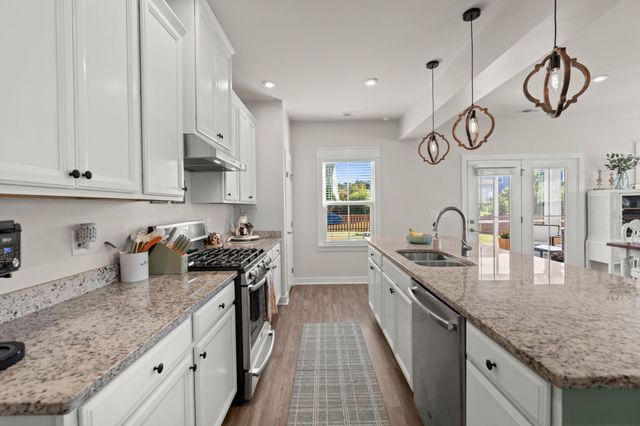 208 Lynx Lane, Summerville, SC 29483