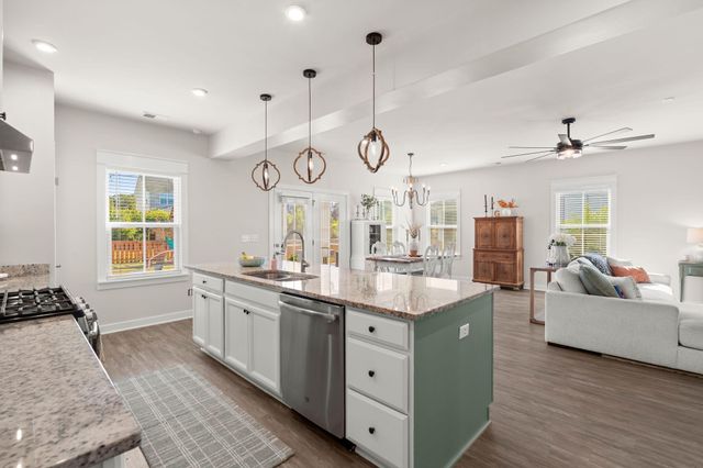 208 Lynx Lane, Summerville, SC 29483