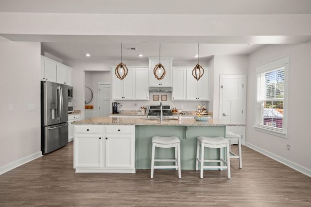 208 Lynx Lane, Summerville, SC 29483