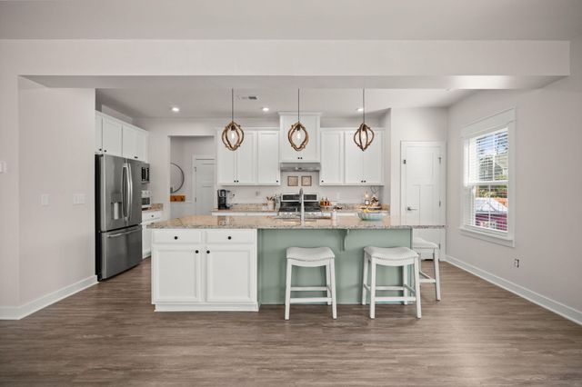 208 Lynx Lane, Summerville, SC 29483