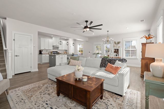 208 Lynx Lane, Summerville, SC 29483