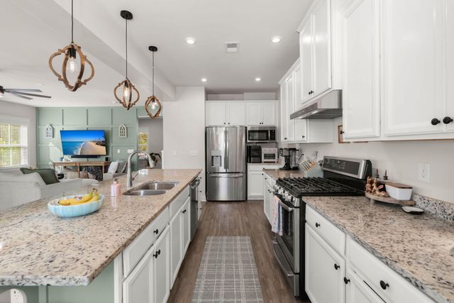 208 Lynx Lane, Summerville, SC 29483