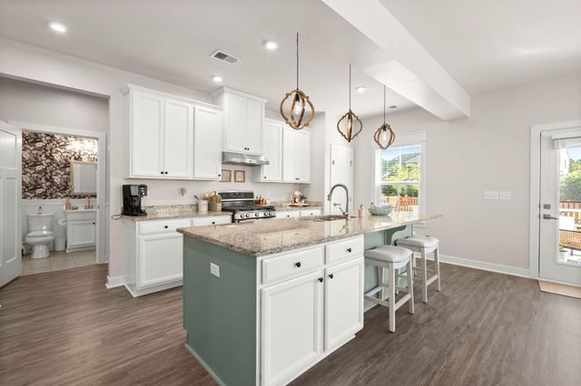 208 Lynx Lane, Summerville, SC 29483