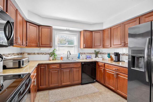 724 MITCHELL STREET, Neenah, WI 54956