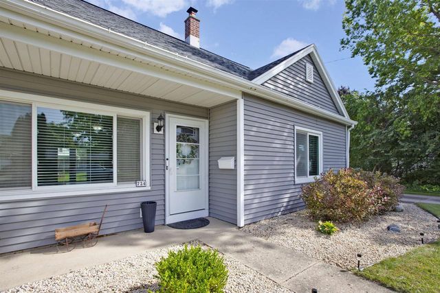 724 MITCHELL STREET, Neenah, WI 54956