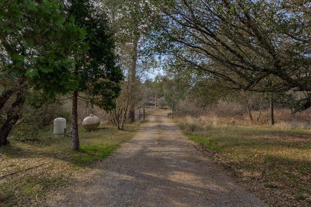 13807 Bluebird Way, Oregon House, CA 95962