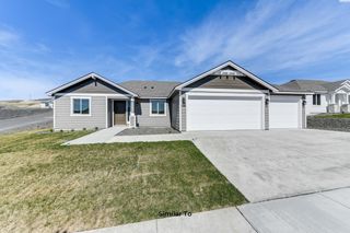 506 Grapevine St, Grandview, WA 98930