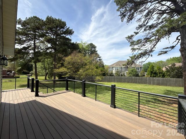 110 Aqua Drive, Mooresville, NC 28117