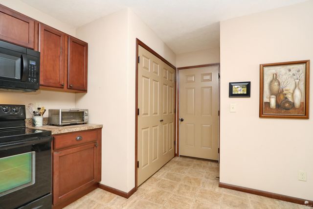 2910 Brookville Drive, Manhattan, KS 66502