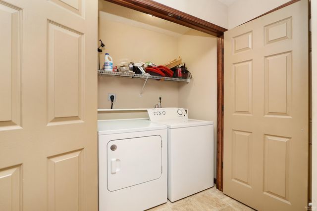 2910 Brookville Drive, Manhattan, KS 66502