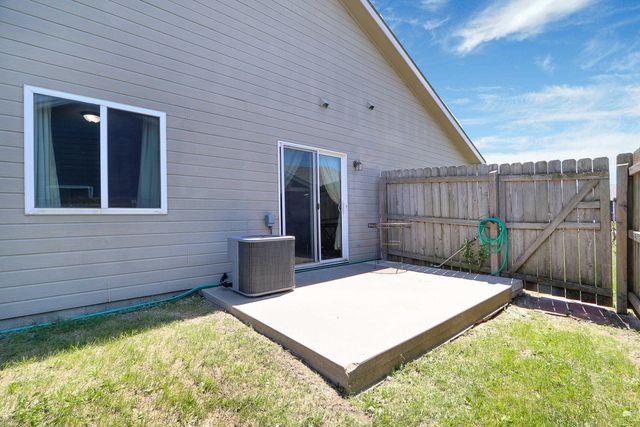 2910 Brookville Drive, Manhattan, KS 66502