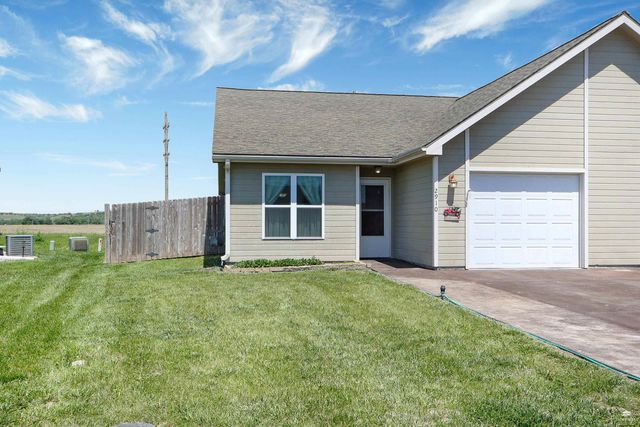 2910 Brookville Drive, Manhattan, KS 66502