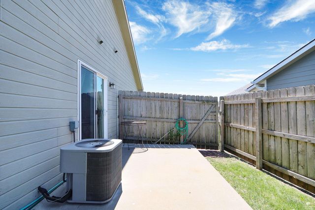 2910 Brookville Drive, Manhattan, KS 66502