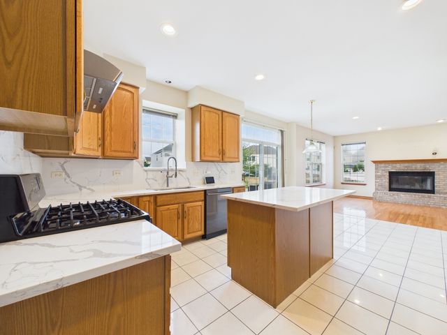 247 Alyssum Court, Romeoville, IL 60446