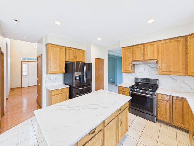 247 Alyssum Court, Romeoville, IL 60446