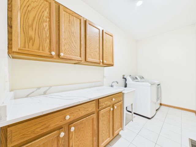 247 Alyssum Court, Romeoville, IL 60446