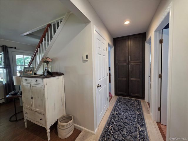 140 Springtime Lane W, Levittown, NY 11756