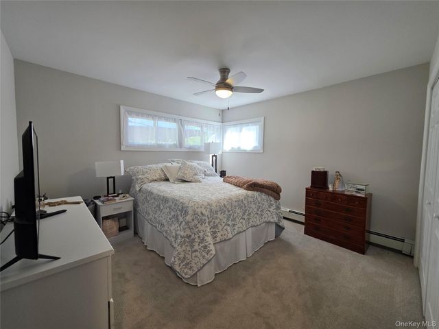 140 Springtime Lane W, Levittown, NY 11756