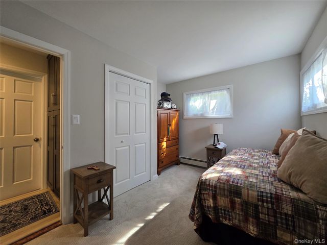 140 Springtime Lane W, Levittown, NY 11756
