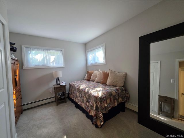 140 Springtime Lane W, Levittown, NY 11756